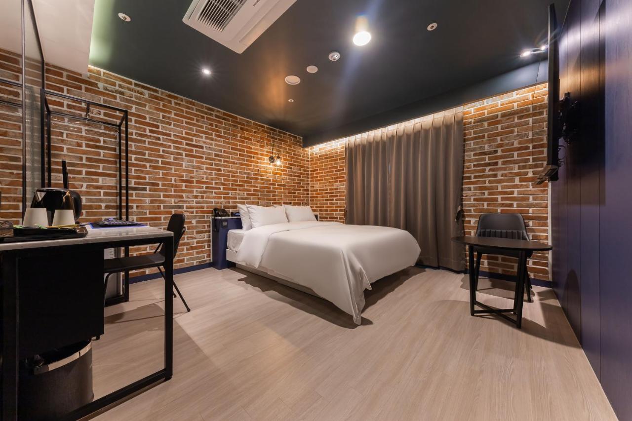 Brown Dot Hotel Seosan Bagian luar foto